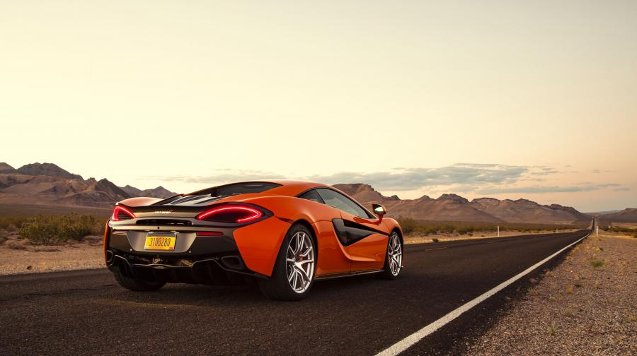  McLaren 570S Coupe 2015 года  (фото 31 из 38)